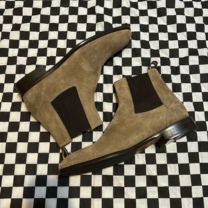 Doucal’s chelsea boot